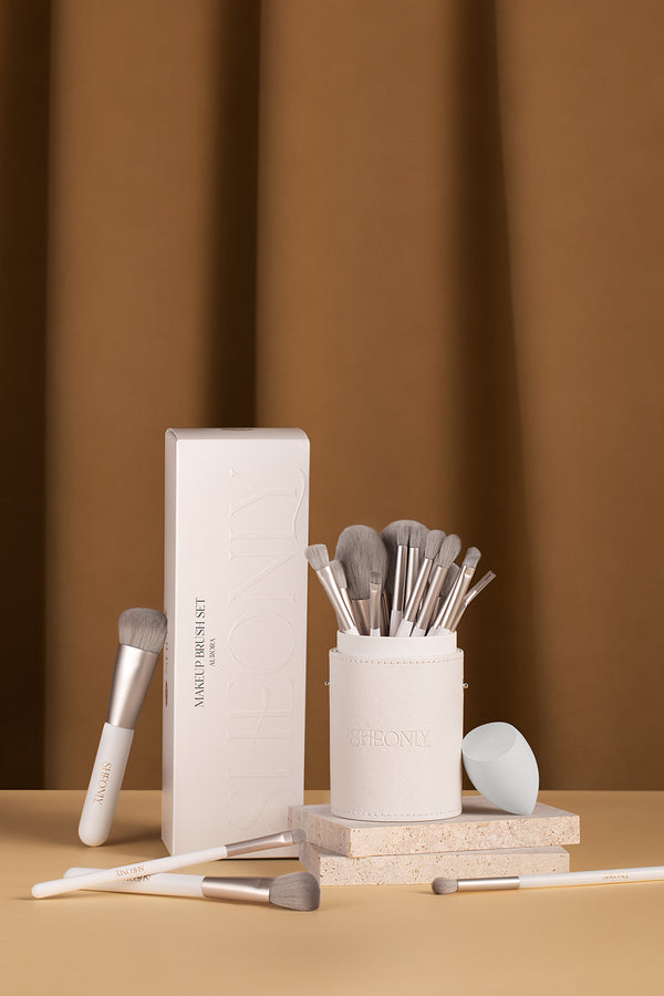 18 Pcs White Professional Makeup Brush Set for Foundation Powder Concealers Eye Shadows Blush