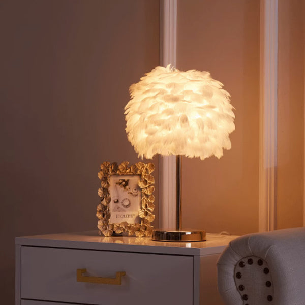 Golden Chic Feather Table Lamp